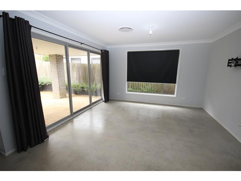 13 Warwick Avenue, Mannering Park NSW 2259