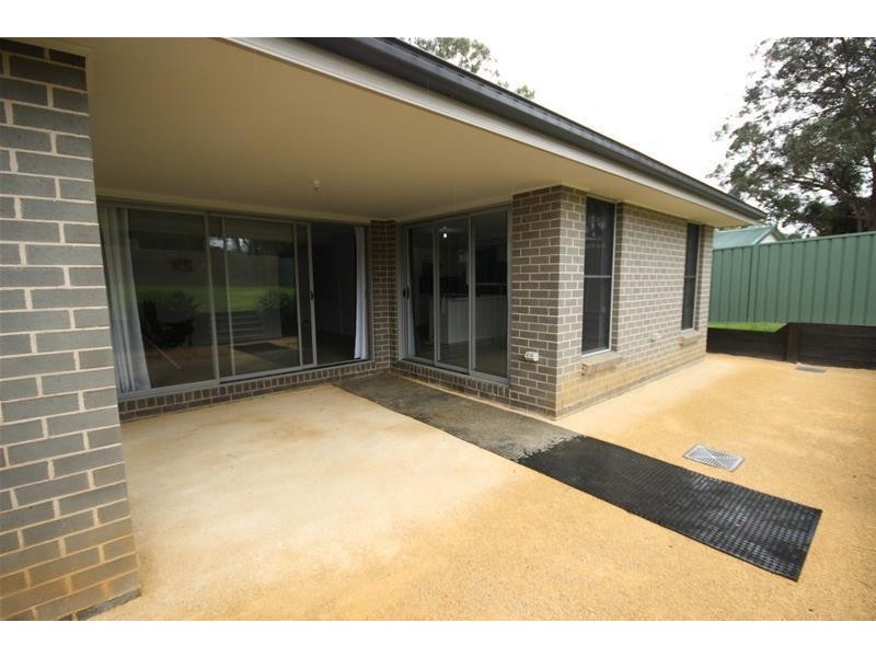 13 Warwick Avenue, Mannering Park NSW 2259