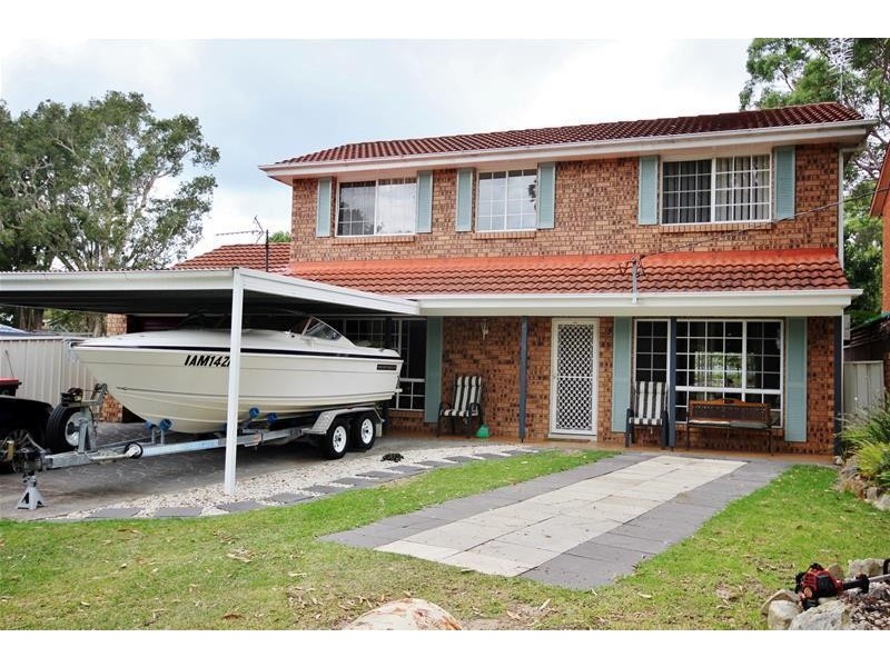 9  Tarwarri Road, Summerland Point NSW 2259