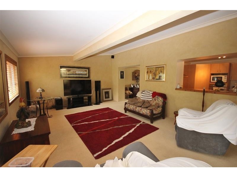 9  Tarwarri Road, Summerland Point NSW 2259