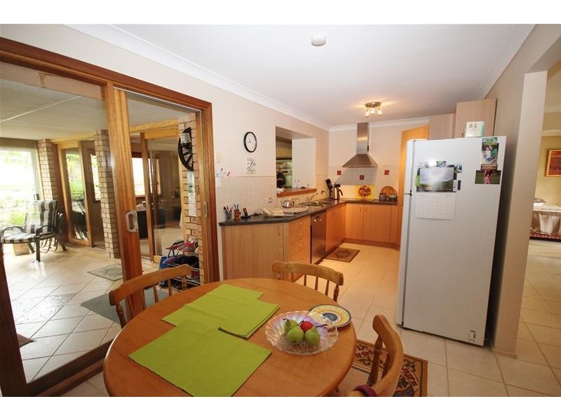 9  Tarwarri Road, Summerland Point NSW 2259