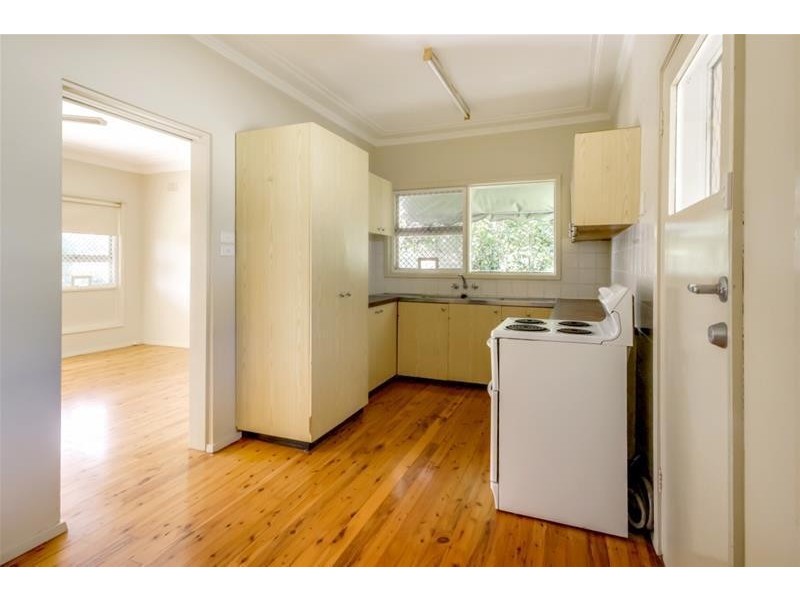 21 Kevin Street, Mannering Park NSW 2259