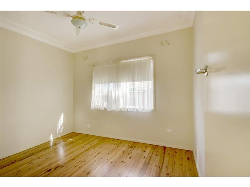 21 Kevin Street, Mannering Park NSW 2259