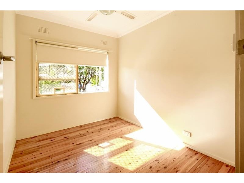 21 Kevin Street, Mannering Park NSW 2259