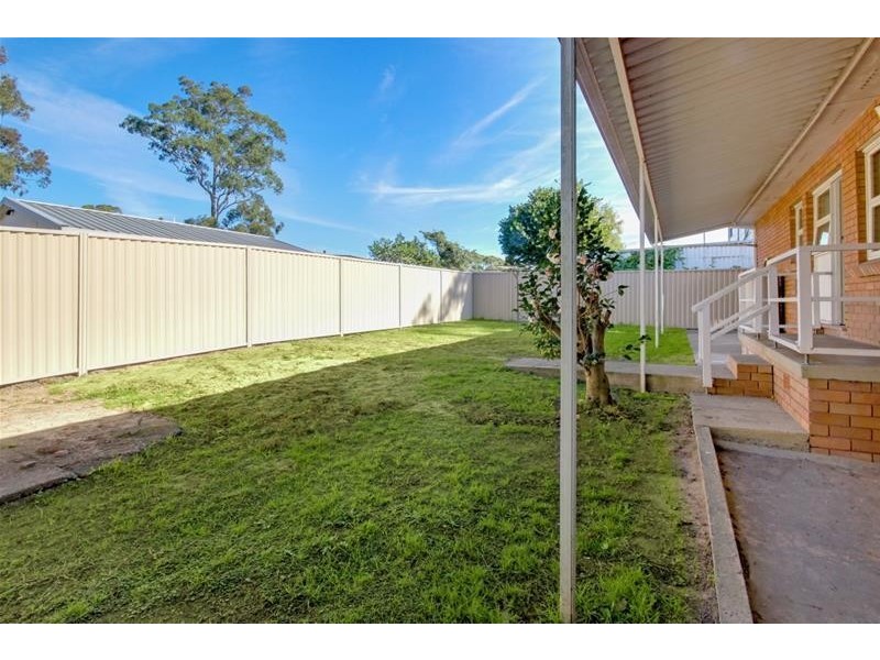 21 Kevin Street, Mannering Park NSW 2259