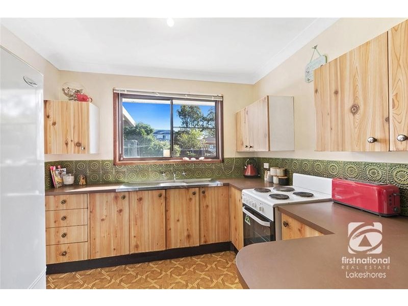 35 Warwick Avenue, Mannering Park NSW 2259