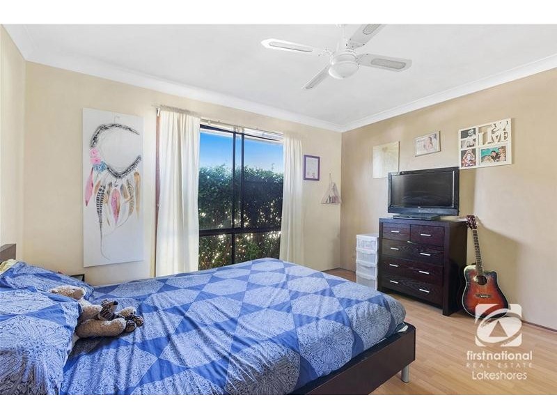 35 Warwick Avenue, Mannering Park NSW 2259