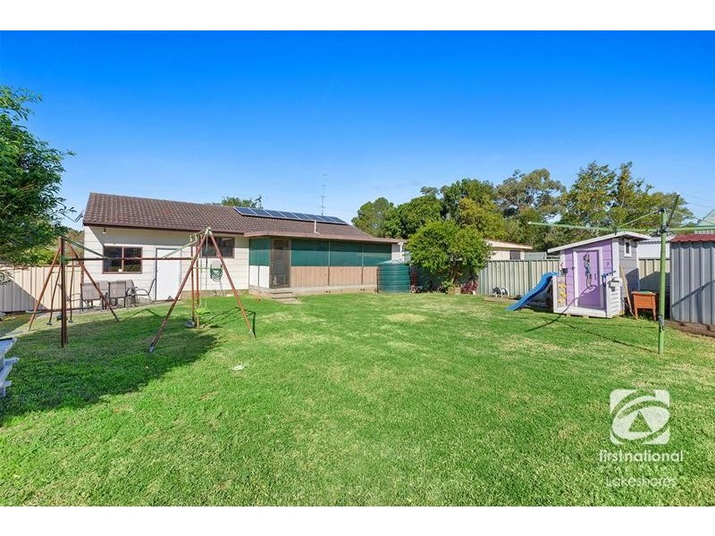 35 Warwick Avenue, Mannering Park NSW 2259