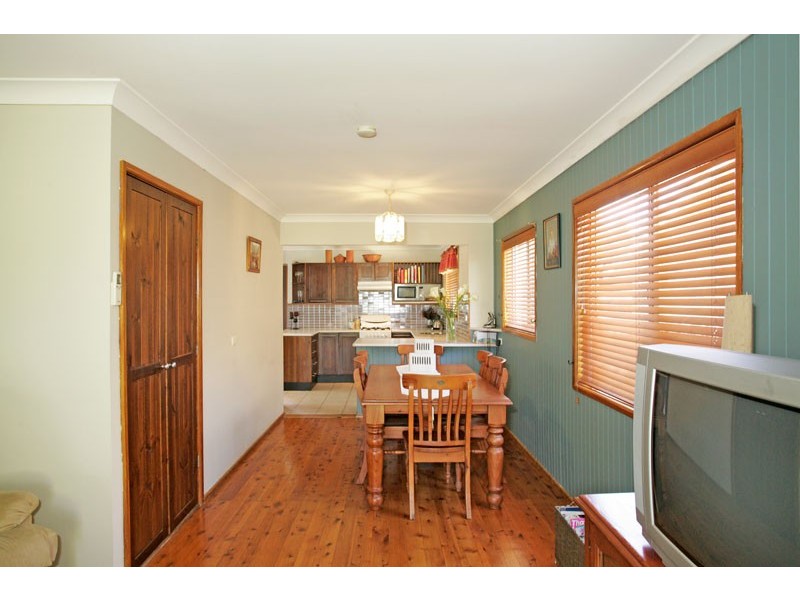 130 Vales Road, Mannering Park NSW 2259