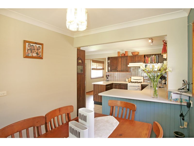 130 Vales Road, Mannering Park NSW 2259