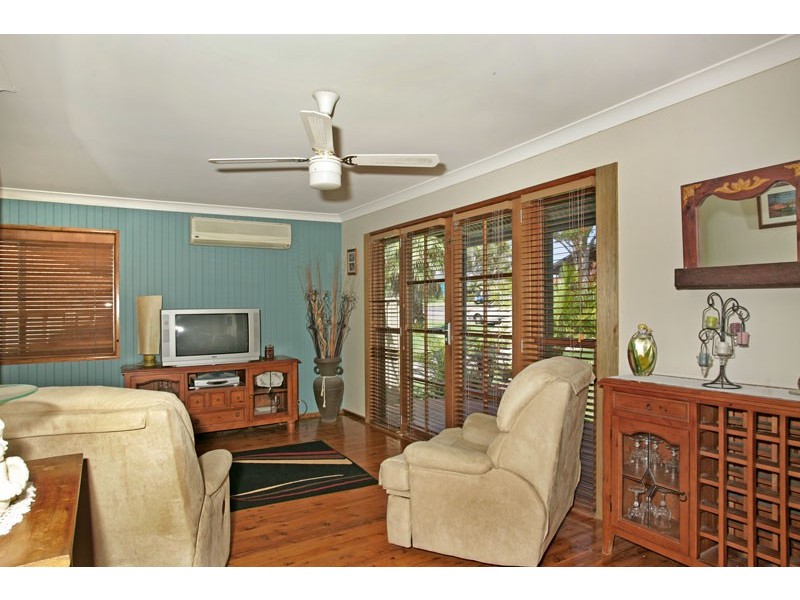 130 Vales Road, Mannering Park NSW 2259