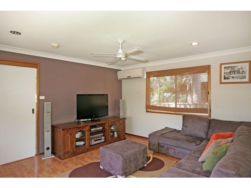 130 Vales Road, Mannering Park NSW 2259