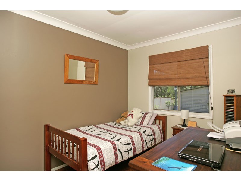 130 Vales Road, Mannering Park NSW 2259