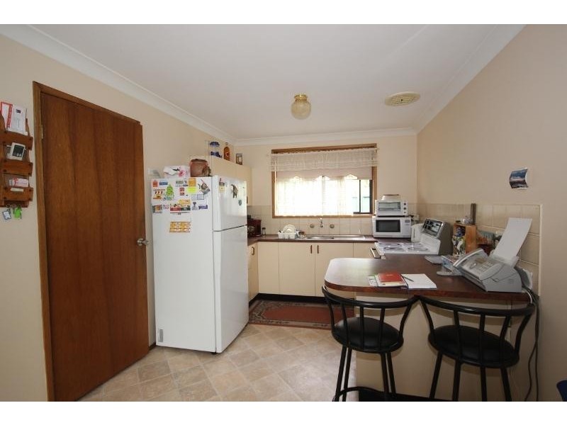 2/7 Anembo Avenue, Summerland Point NSW 2259