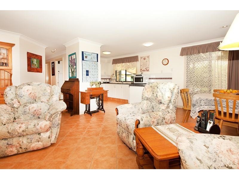 12 Houston Avenue, Chain Valley Bay NSW 2259