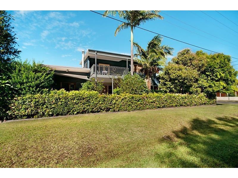 8 Yeramba Road, Summerland Point NSW 2259