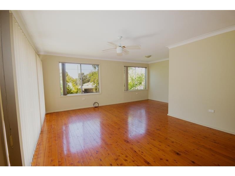 33 Anembo Avenue, Summerland Point NSW 2259