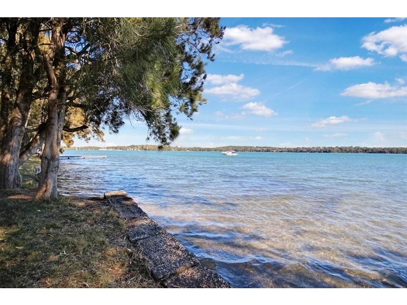 3 Macquarie Road, Mannering Park NSW 2259