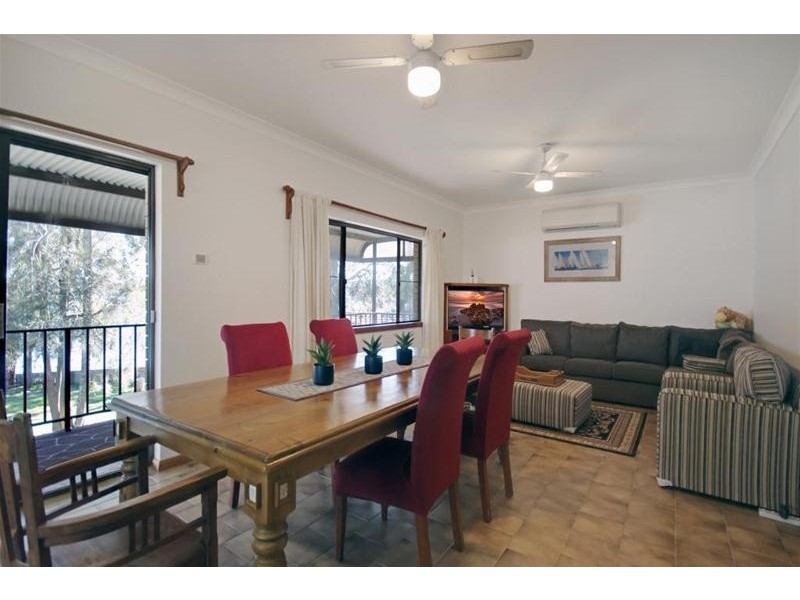 3 Macquarie Road, Mannering Park NSW 2259