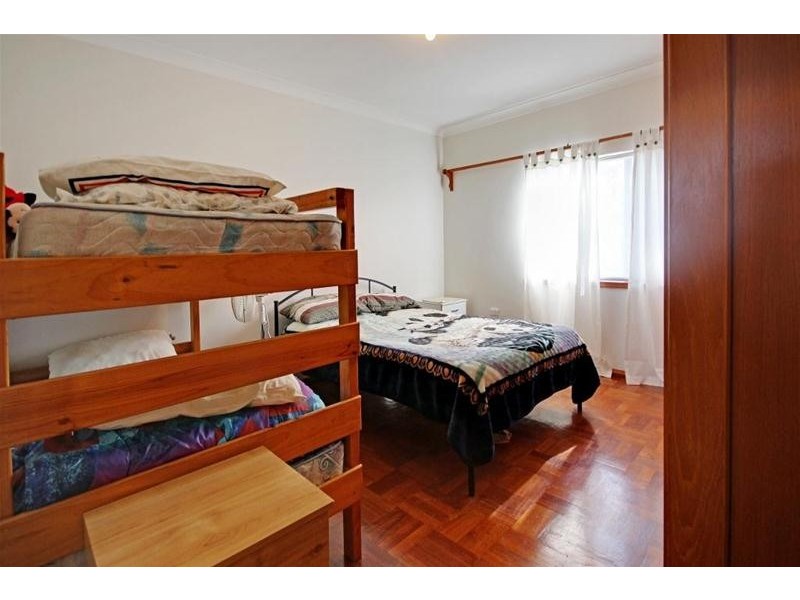 3 Macquarie Road, Mannering Park NSW 2259