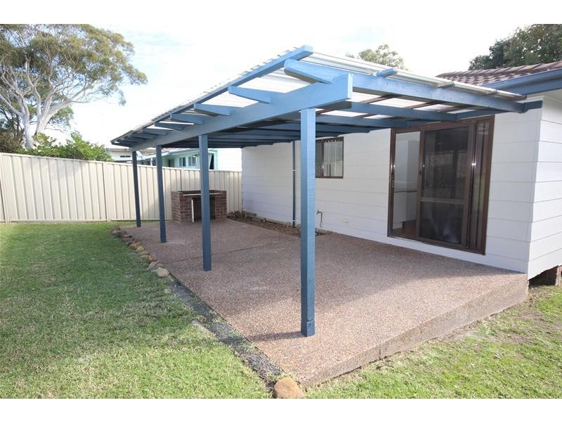 57 Spencer Road, Mannering Park NSW 2259