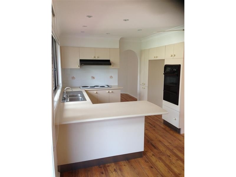 35 Acacia Avenue, Lake Munmorah NSW 2259