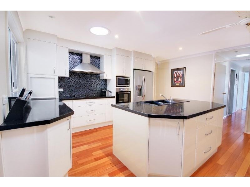 54 Spencer Road, Mannering Park NSW 2259