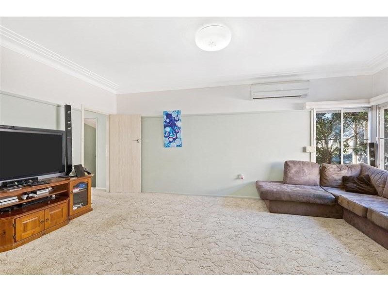 17 Macquarie Road, Mannering Park NSW 2259