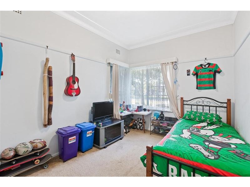 17 Macquarie Road, Mannering Park NSW 2259