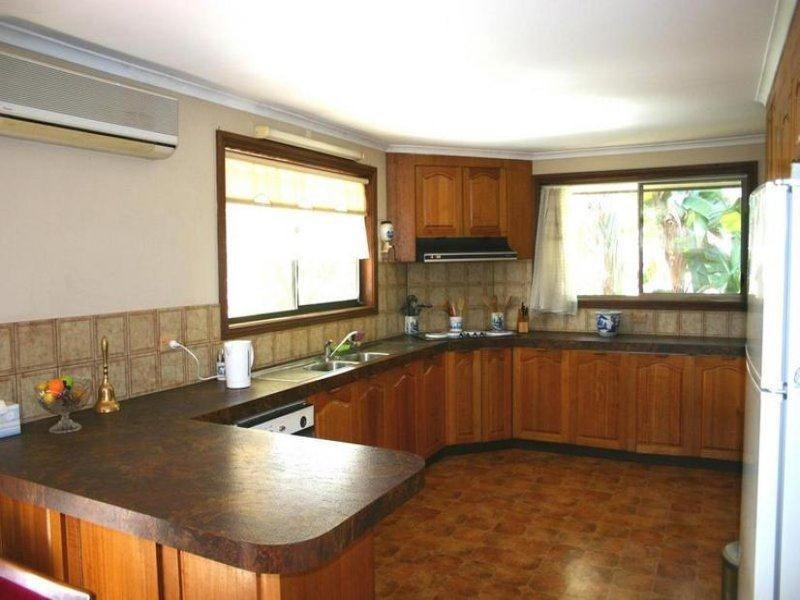 4 Kevin Street, Mannering Park NSW 2259