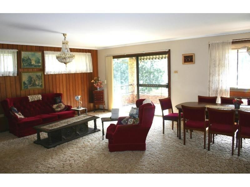 4 Kevin Street, Mannering Park NSW 2259