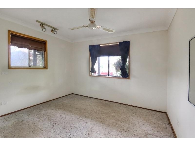 1 Cheryl Street, Mannering Park NSW 2259