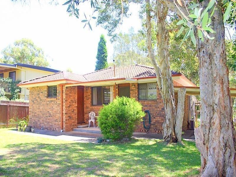 17 Murrumbong Road, Summerland Point NSW 2259