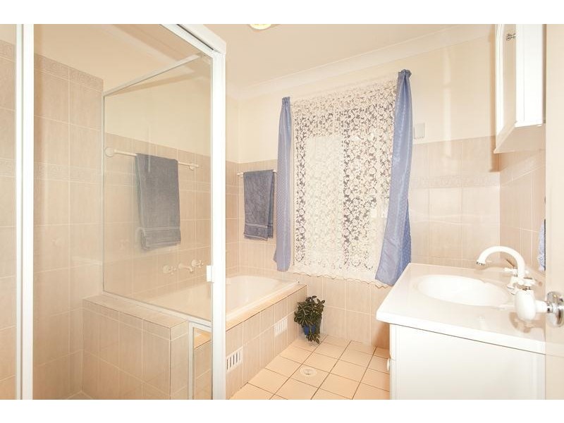 12 Houston Avenue, Chain Valley Bay NSW 2259