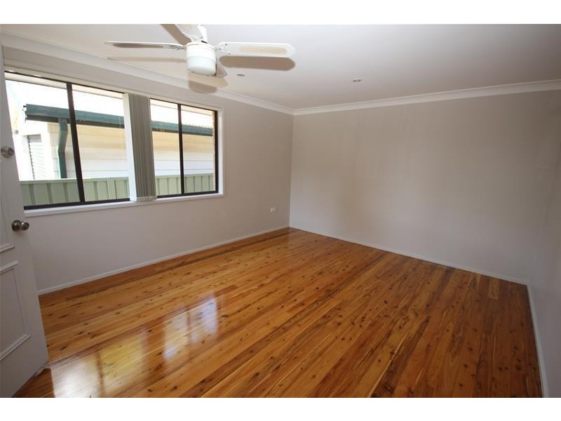 4 Charmhaven Avenue, Charmhaven NSW 2263