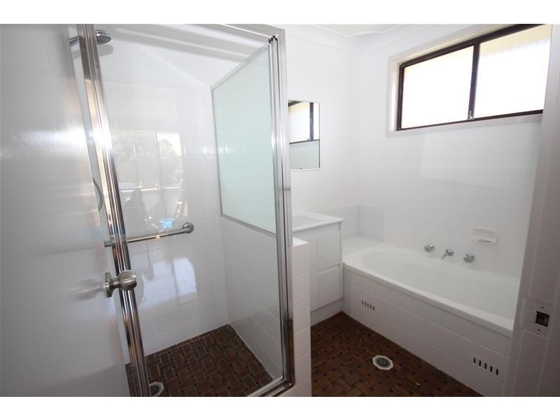 4 Charmhaven Avenue, Charmhaven NSW 2263