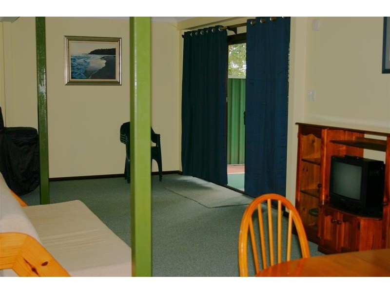 5 Kullaroo  Road, Summerland Point NSW 2259