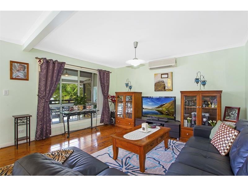 76 Winbin Crescent, Gwandalan NSW 2259