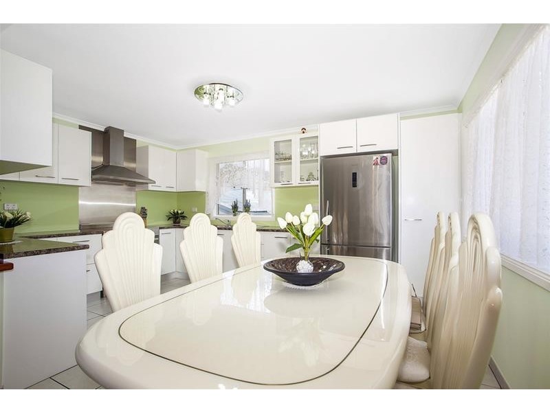 76 Winbin Crescent, Gwandalan NSW 2259