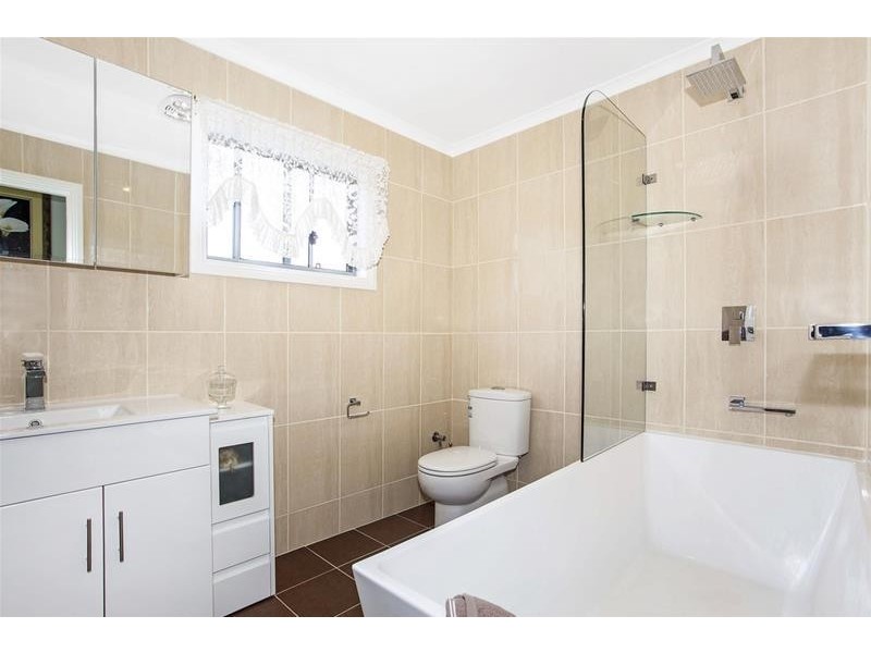 76 Winbin Crescent, Gwandalan NSW 2259