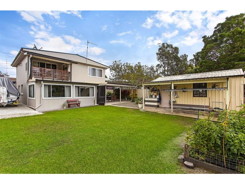 76 Winbin Crescent, Gwandalan NSW 2259