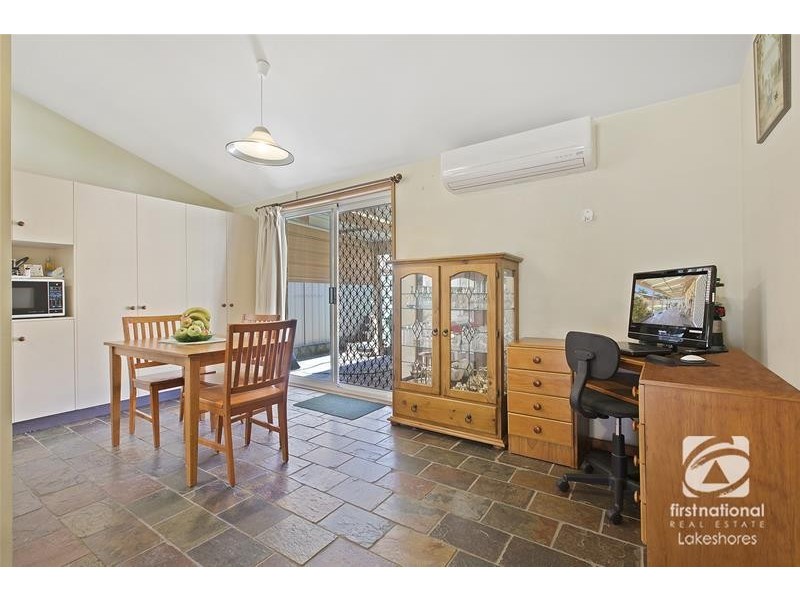 44 Cams Boulevard, Summerland Point NSW 2259