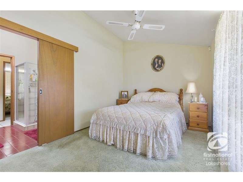 44 Cams Boulevard, Summerland Point NSW 2259