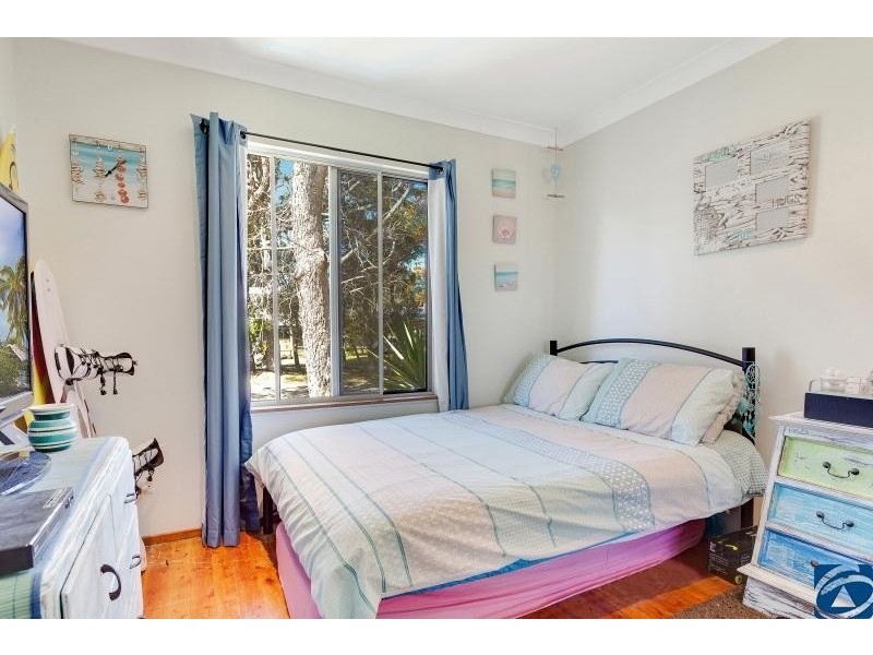 107 Cams Boulevard, Summerland Point NSW 2259