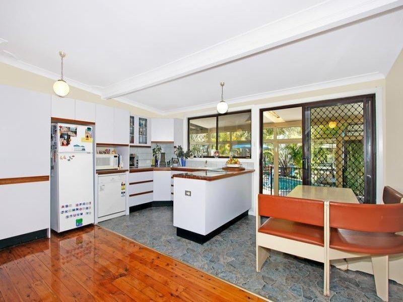 12 Ginganup Road, Summerland Point NSW 2259