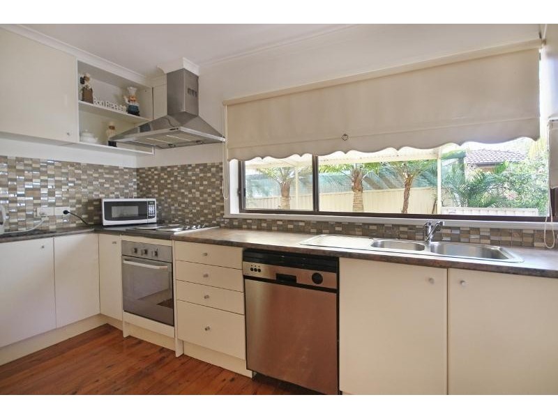 10 Griffith Street, Mannering Park NSW 2259