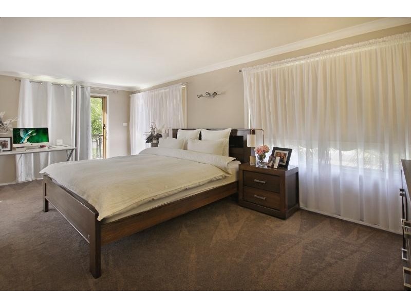 10 Griffith Street, Mannering Park NSW 2259