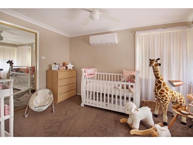 10 Griffith Street, Mannering Park NSW 2259