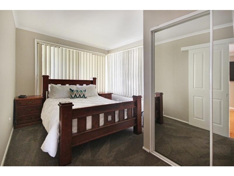 10 Griffith Street, Mannering Park NSW 2259