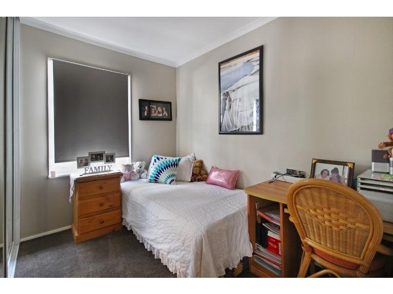 10 Griffith Street, Mannering Park NSW 2259